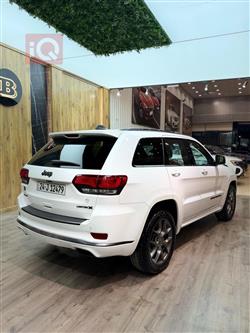 جیپ گراند شیرۆکی